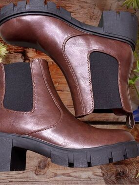 IDIFU Brown Chelsea Lug Boots with Black Elastic Panels